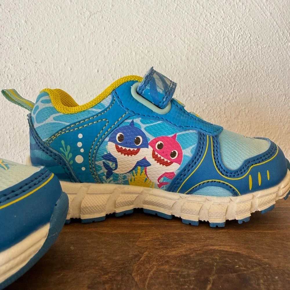 Baby Shark Toddler Sneakers Size 6 Blue Hook & Loop Nickelodeon Pinkfong